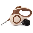 Corda extensível que oferece liberdade controlada para cães de pequeno porte e gatos.